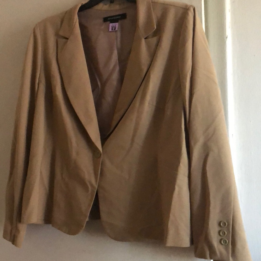 Great Fit love this suit Size 22W
